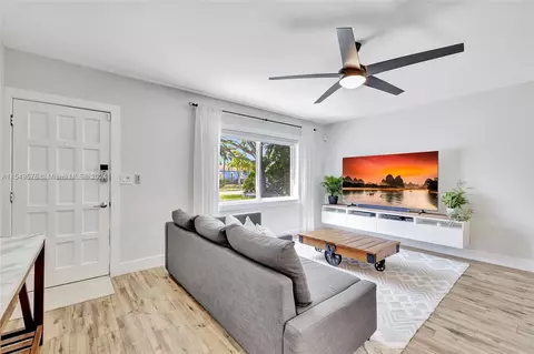 1611 SE 1st St, Pompano Beach, FL 33060 photo 2