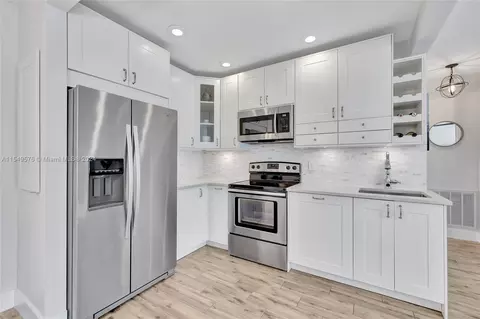 1611 SE 1st St, Pompano Beach, FL 33060 photo 8