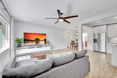 1611 SE 1st St, Pompano Beach, FL 33060 photo 3