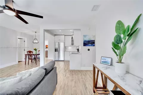 1611 SE 1st St, Pompano Beach, FL 33060 photo 4