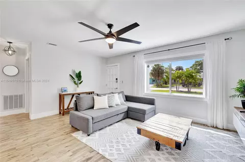 1611 SE 1st St, Pompano Beach, FL 33060 photo 6
