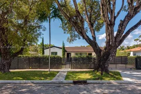 520 SW 27th Rd, Miami, FL 33129