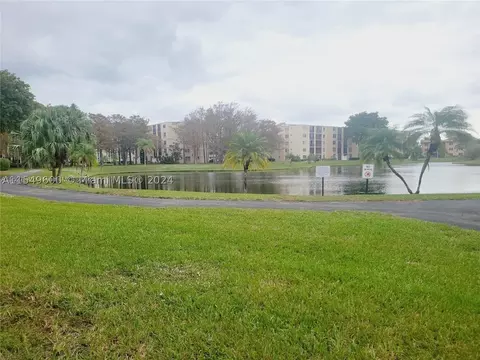 7770 NW 50th St #108, Lauderhill, FL 33351