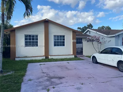 5089 NW 195th Ln, Miami Gardens, FL 33055