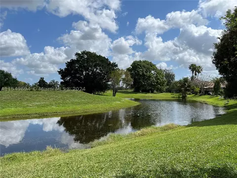 2451 Aragon Blvd #4, Sunrise, FL 33322