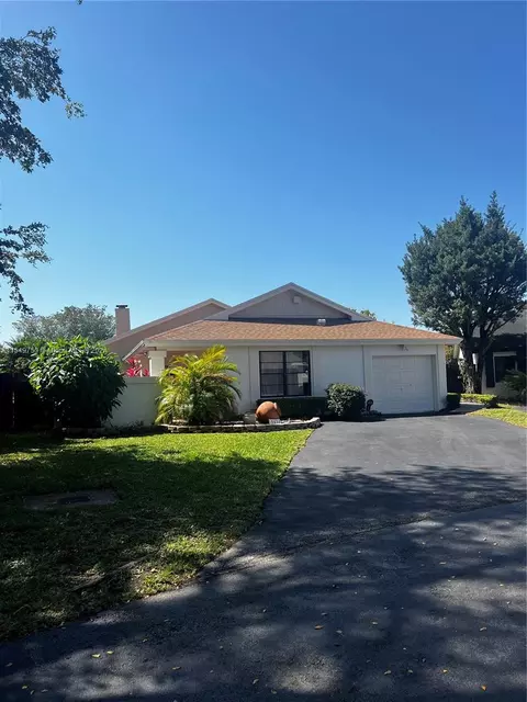 5431 SW 152nd Place Cir, Miami, FL 33185