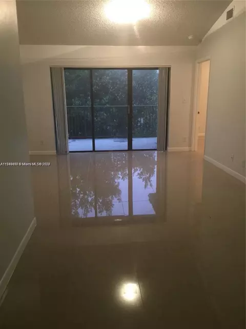 10125 W Sunrise Blvd #304, Plantation, FL 33322