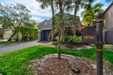 10780 NW 10th St, Plantation, FL 33322
