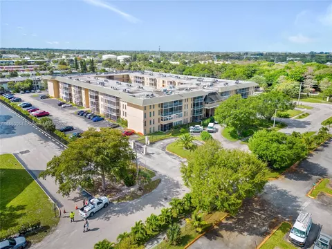4848 NW 24th Ct #433, Lauderdale Lakes, FL 33313