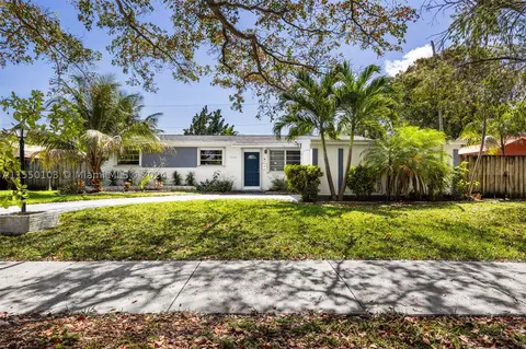 8762 SW 192nd St, Cutler Bay, FL 33157