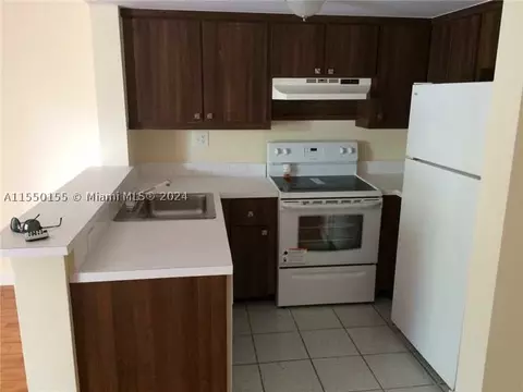 8660 NW 6 Ln #5-207, Miami, FL 33126