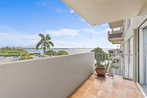 880 NE 69th St #4Q, Miami, FL 33138