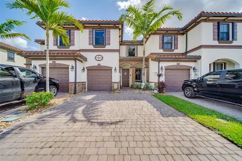 6526 S Anise Ct, Davie, FL 33314
