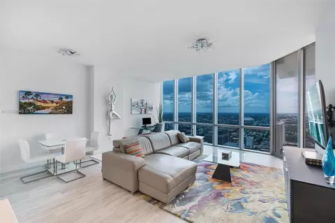 851 NE 1st Ave #5106, Miami, FL 33132