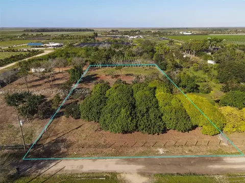 359 SW Nn Sw 213 Ave, Homestead, FL 33034