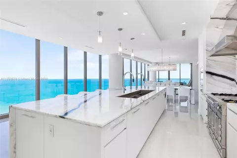 17975 Collins Ave #4402, Sunny Isles Beach, FL 33160
