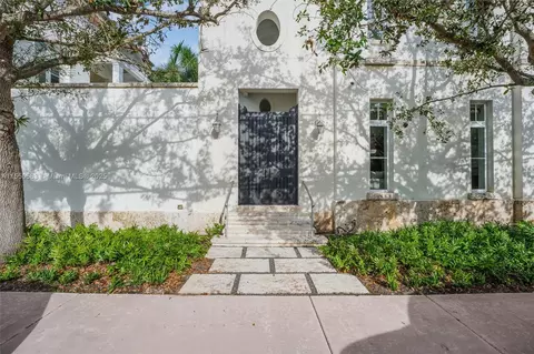 653 Almeria Ave #653, Coral Gables, FL 33134