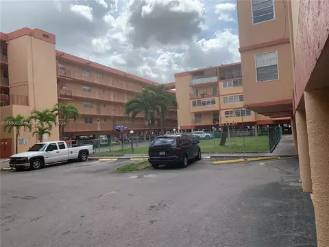 1910 W 56th St #3417, Hialeah, FL 33012