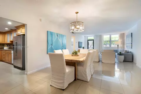 90 Edgewater Dr #116, Coral Gables, FL 33133
