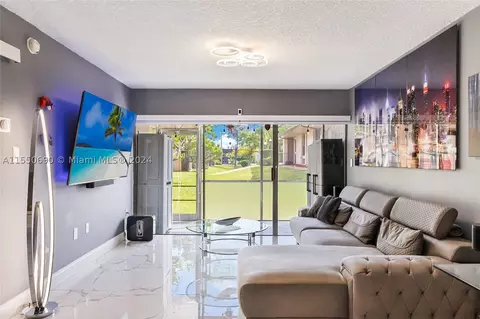 5769 Washington St #G2, Hollywood, FL 33023