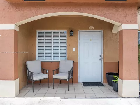 2505 W 76th St #109, Hialeah, FL 33016