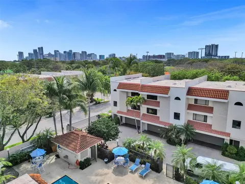 1401 NE 9th St #3, Fort Lauderdale, FL 33304