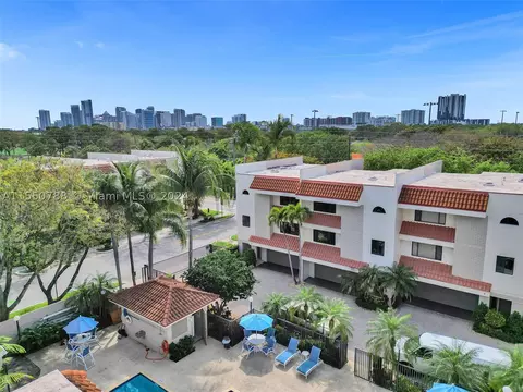 1401 NE 9th St #3, Fort Lauderdale, FL 33304