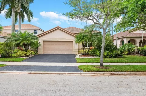 1737 Aspen Ln, Weston, FL 33327