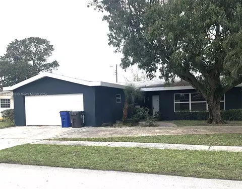 2300 NW 38th Ter, Lauderdale Lakes, FL 33311