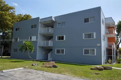 11307 SW 200th St #201-B, Miami, FL 33157