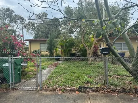 1550 NE 206th St, Miami, FL 33179