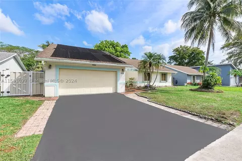 8241 NW 54th Ct, Lauderhill, FL 33351