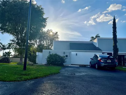 2554 SW 122nd Ct, Miami, FL 33175