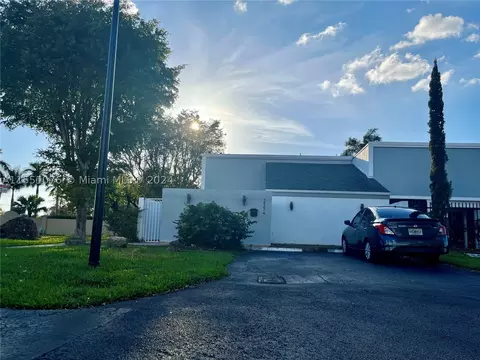 2554 SW 122nd Ct, Miami, FL 33175