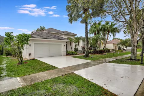 865 Bayside Ln, Weston, FL 33326