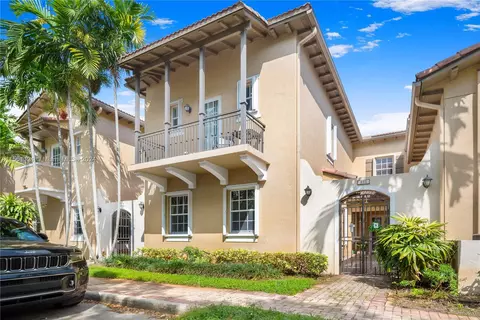 935 SW 147th Ter #935, Pembroke Pines, FL 33027