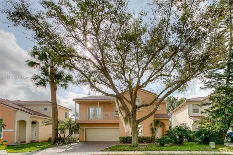 7510 NW 19th Dr, Pembroke Pines, FL 33024