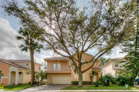 7510 NW 19th Dr, Pembroke Pines, FL 33024