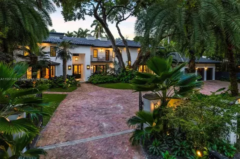 3822 Leafy Way, Miami, FL 33133