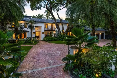 3822 Leafy Way, Miami, FL 33133