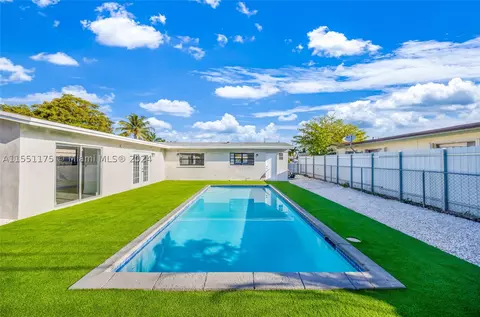 7830 Hope St, Hollywood, FL 33024