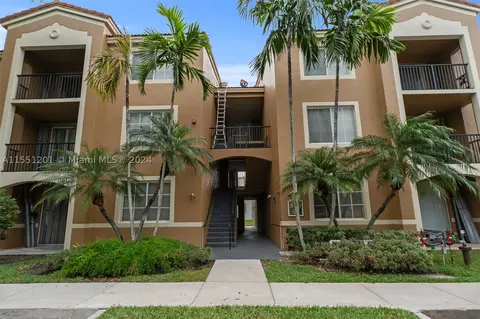 8060 N Nob Hill Rd #103, Tamarac, FL 33321