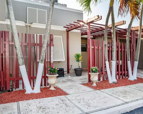 1531 W Fairway Rd, Pembroke Pines, FL 33026