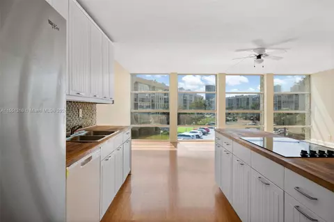 801 Three Islands Blvd #319, Hallandale Beach, FL 33009