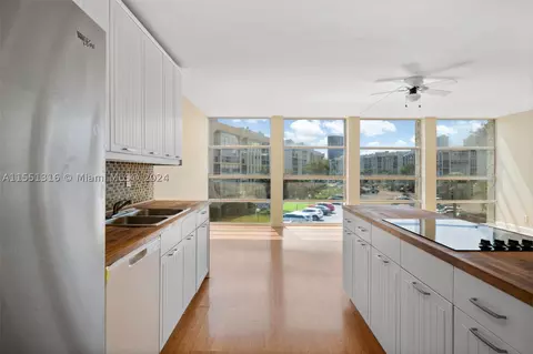 801 Three Islands Blvd #319, Hallandale Beach, FL 33009