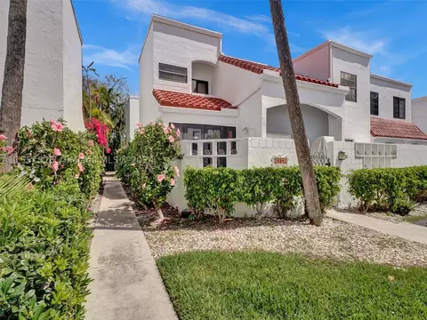 20941 Bay Ct #121-2, Aventura, FL 33180