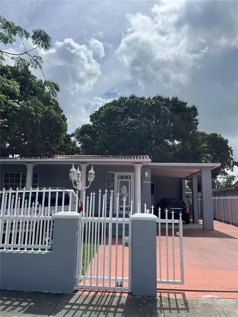 466 E 19th St, Hialeah, FL 33013