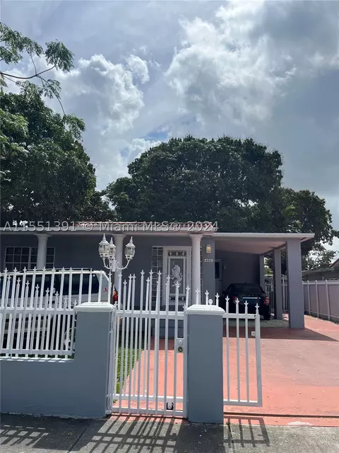 466 E 19th St, Hialeah, FL 33013