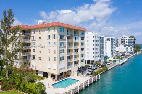 9341 E Bay Harbor Dr #PH D, Bay Harbor Islands, FL 33154