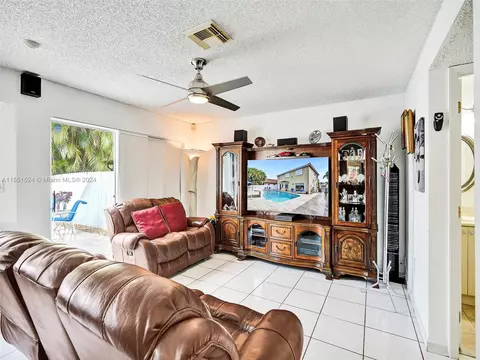 Living - 19824 NW 86th Ct, Hialeah, FL 33015 photo 5 of 6